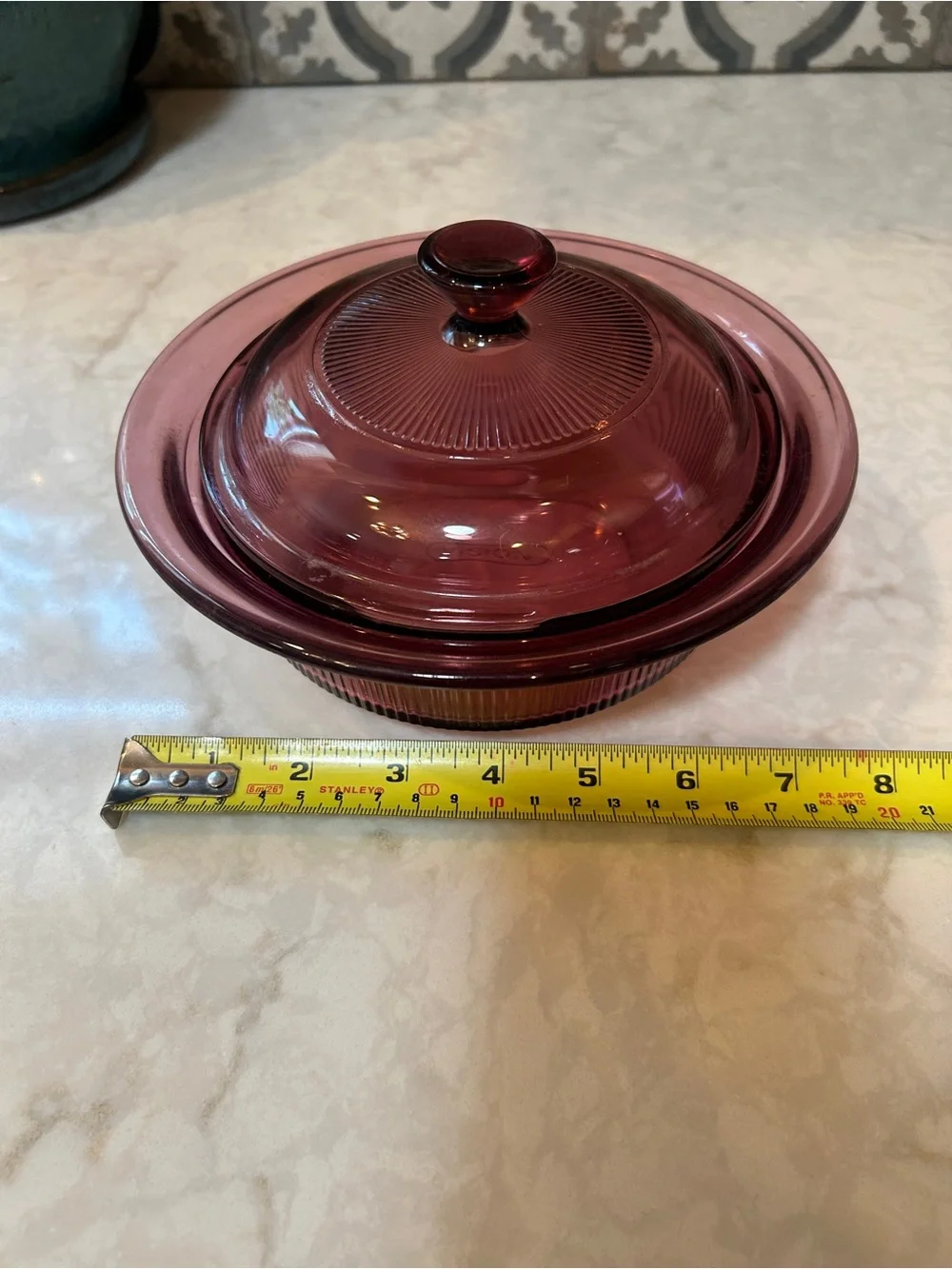 VINTAGE PYREX (Corningware) VISIONS CRANBERRY ROUND BAKING/SERVING DISH WITH LID